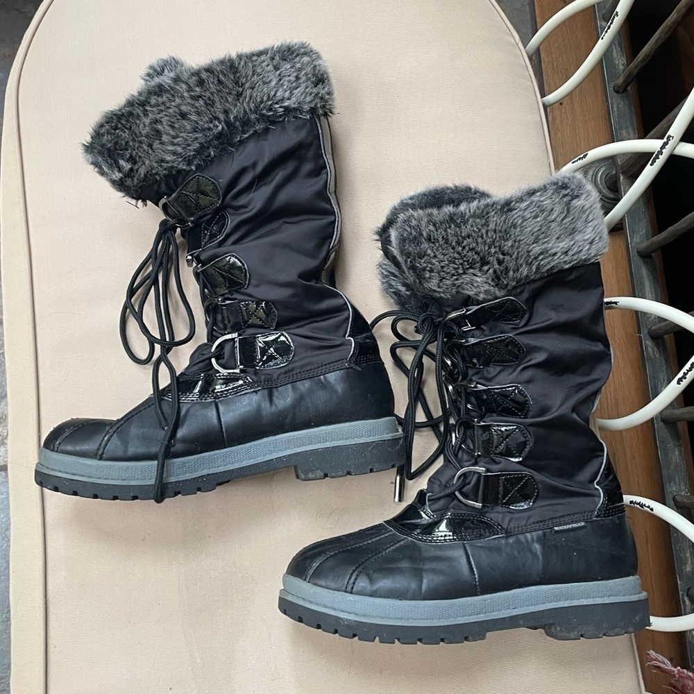 Khombu Faux Fur‎ Trim Snow Boots Black Size 9